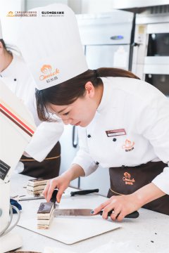 為什么要學(xué)西點？因為學(xué)這個工資待遇會更高！